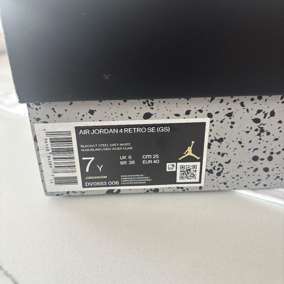 Jordan 4\'s black canvas main image 4